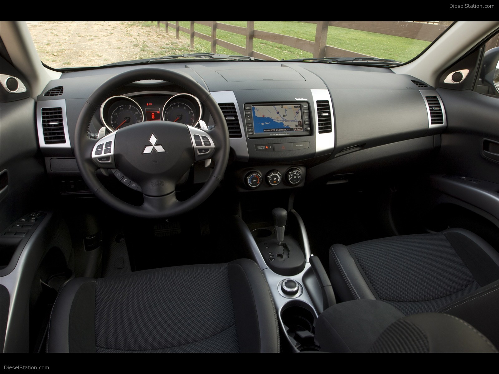 Mitsubishi Outlander ES
